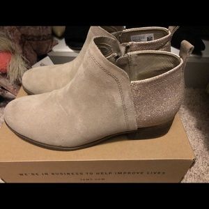 Tom’s shimmer/suede booties